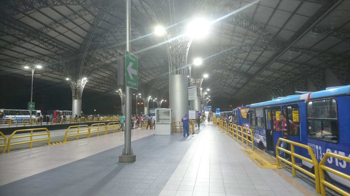 LED Parking Lot Light Project in Ecuador